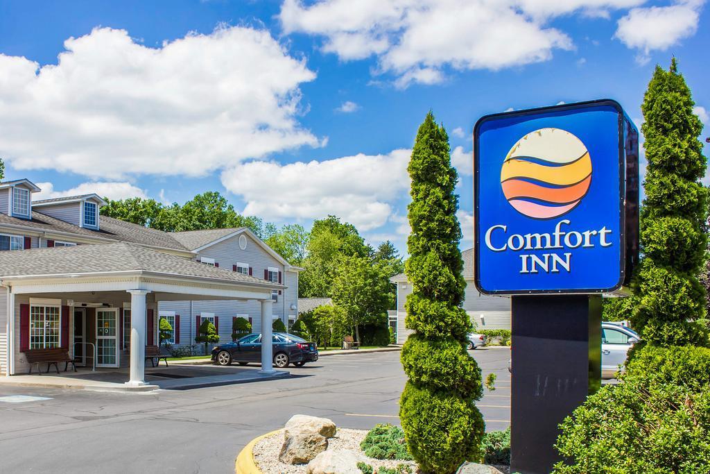 Comfort Inn Guilford near I-95 Exterior foto