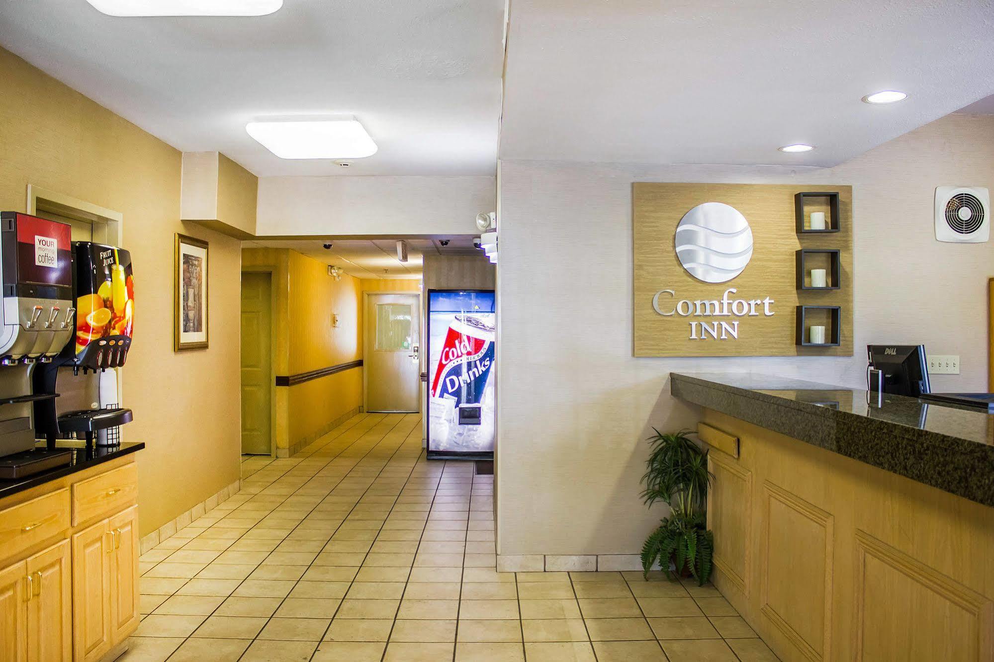 Comfort Inn Guilford near I-95 Exterior foto